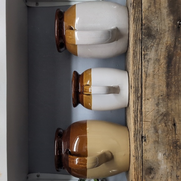 Vintage Set of Stoneware Two-Tone Jugs - Picture 2 of 5